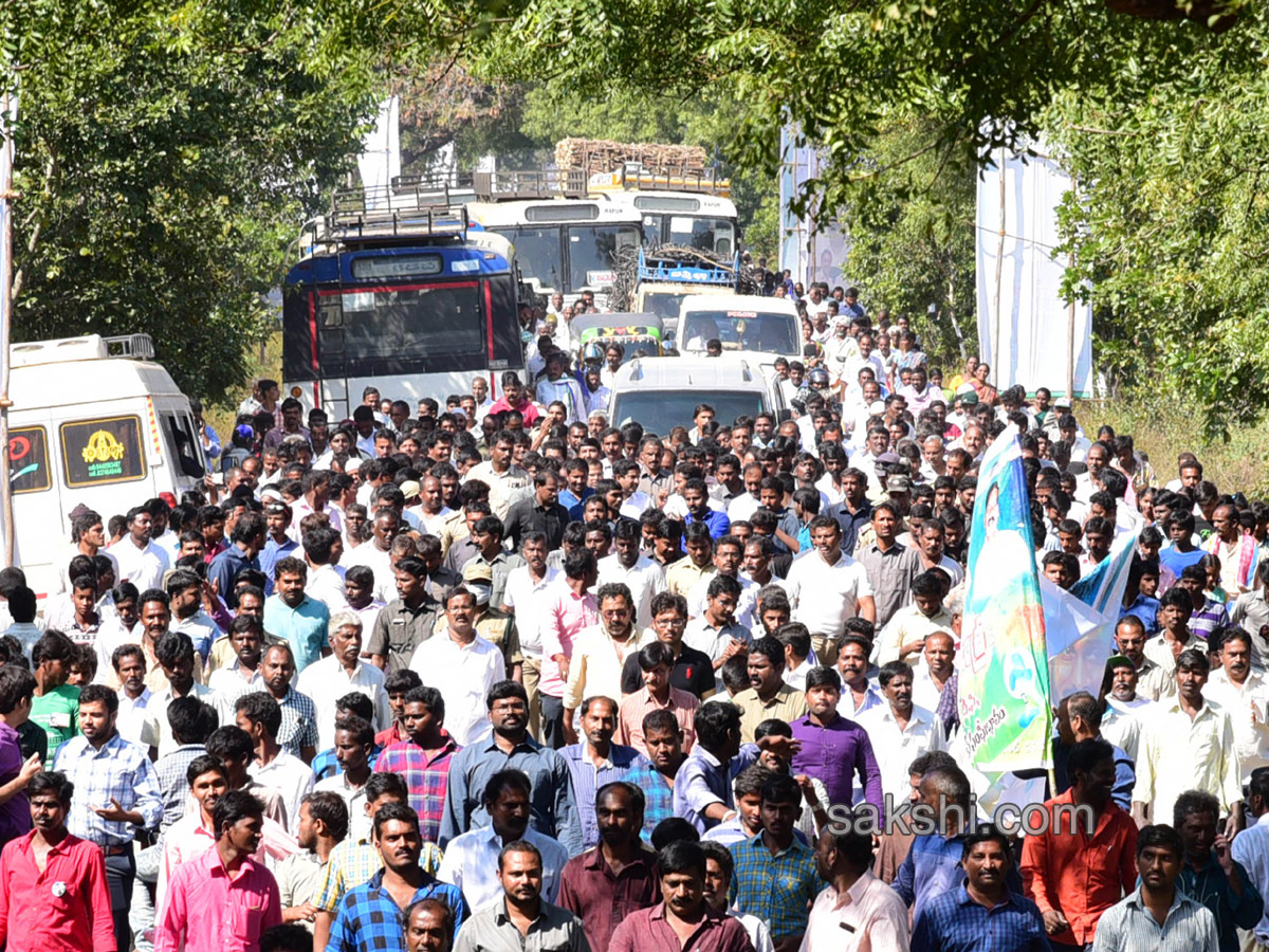 ys jagan prajasankalpayatra - Sakshi11