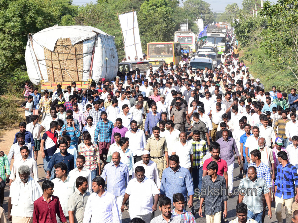 ys jagan prajasankalpayatra - Sakshi12