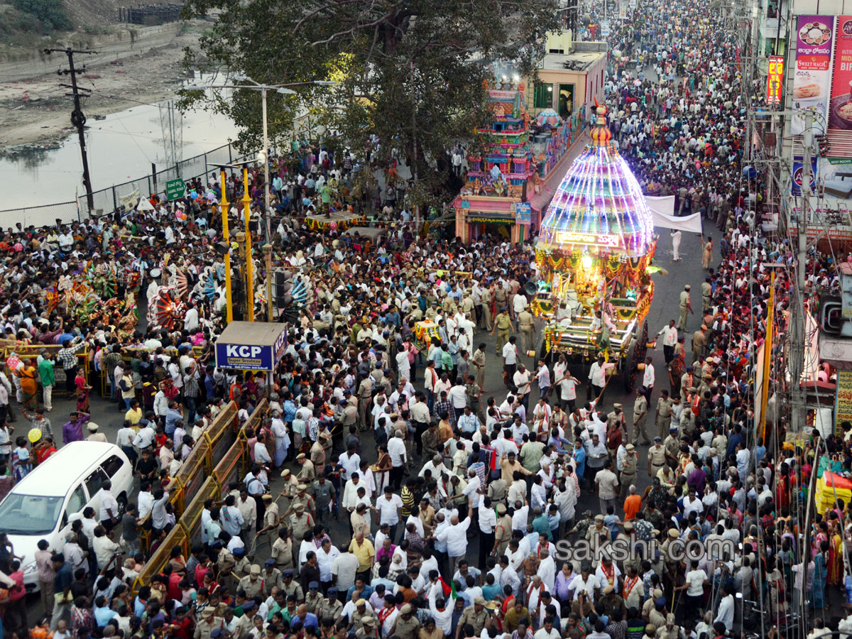 vijayawada radha yatra - Sakshi5