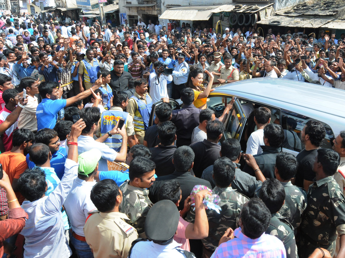 Catherine Tresa in kadapa B new show room opening - Sakshi11