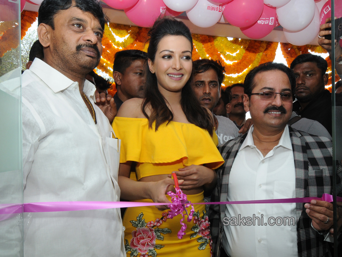 Catherine Tresa in kadapa B new show room opening - Sakshi3