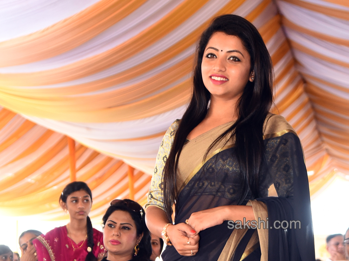 Kajal Aggarwal Visits Vijayawada  Lays Foundation Stone For Showroom - Sakshi27