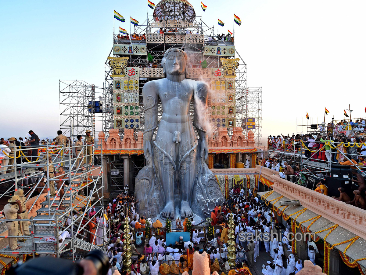 Mahamastakabhisheka of Lord Bahubali at Shravanabelagola  - Sakshi2