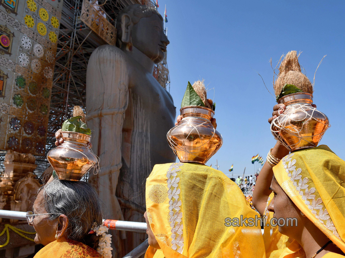 Mahamastakabhisheka of Lord Bahubali at Shravanabelagola  - Sakshi12