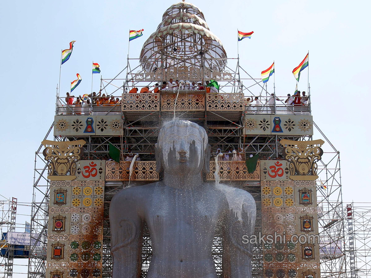 Mahamastakabhisheka of Lord Bahubali at Shravanabelagola  - Sakshi14