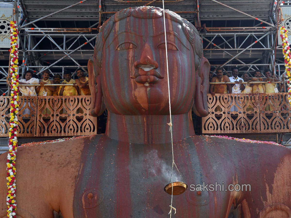 Mahamastakabhisheka of Lord Bahubali at Shravanabelagola  - Sakshi6