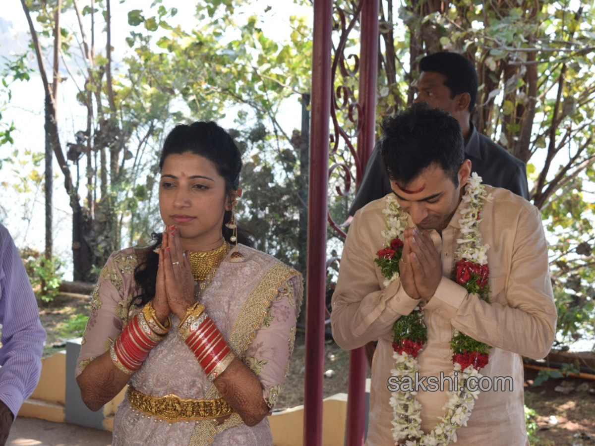 Warangal Collecter Amrapali gets married to Sameer Sharma IPS - Sakshi4