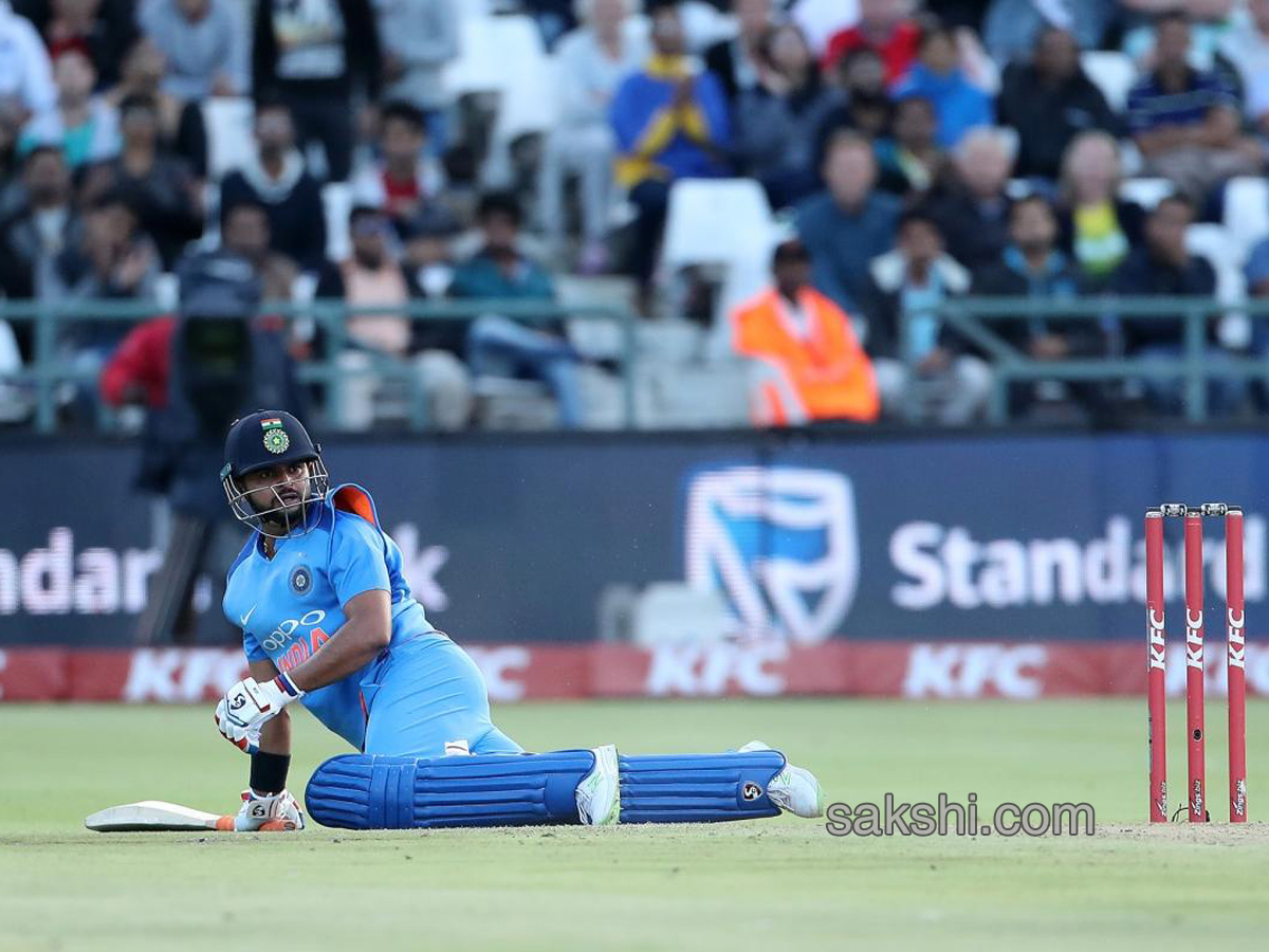 indias victory third T20 - Sakshi9