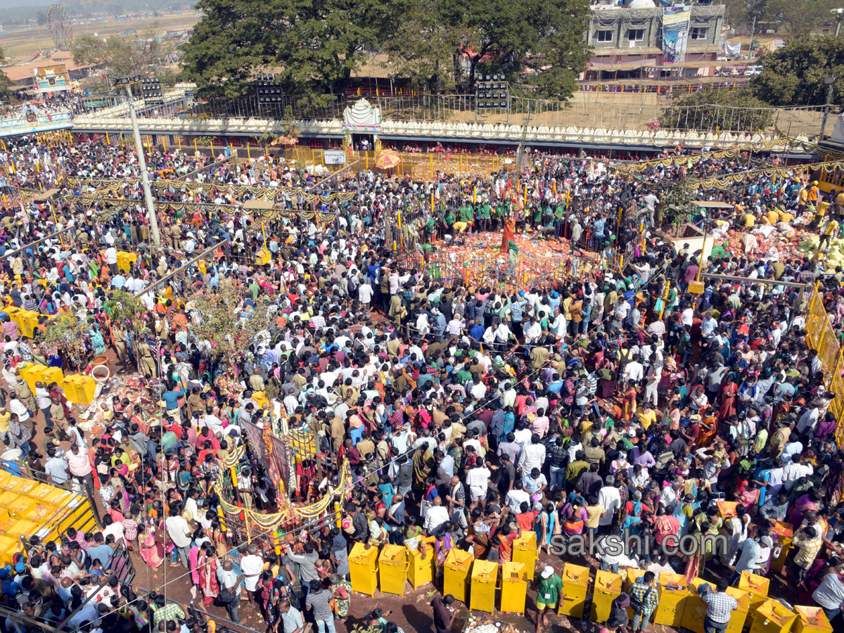 Medaram Sammakka Saralamma Jatara Ends - Sakshi18