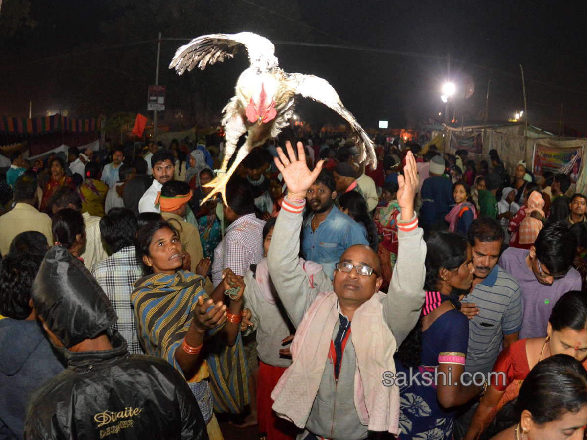 Medaram Sammakka Saralamma Jatara Ends - Sakshi9