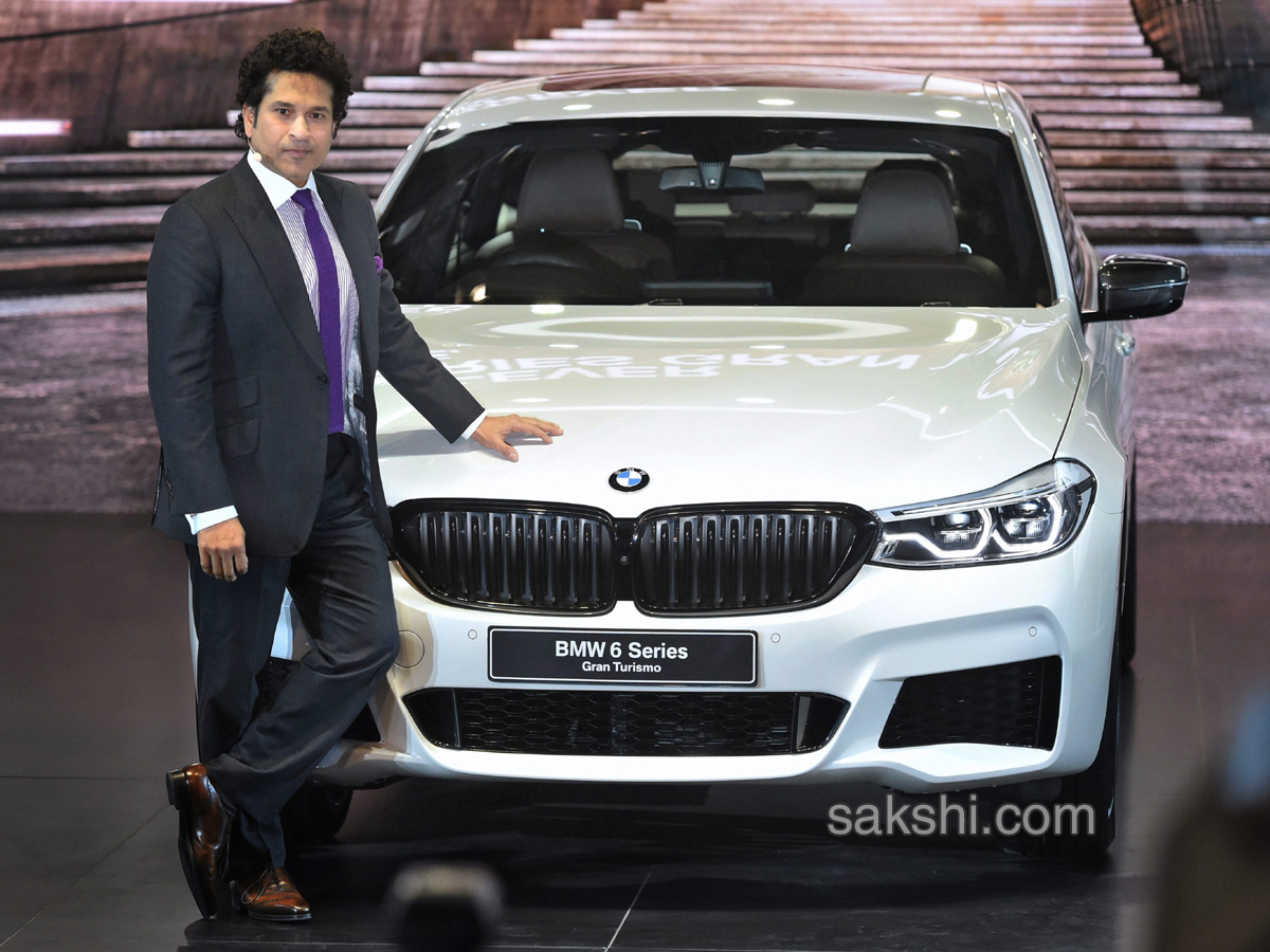 Sachin Tendulkar unveils BMW 6 Series Gran Turismo at Auto Expo 2018  - Sakshi1