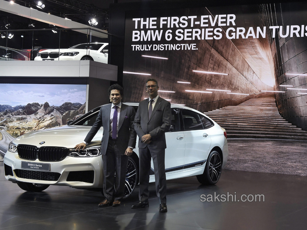 Sachin Tendulkar unveils BMW 6 Series Gran Turismo at Auto Expo 2018  - Sakshi3