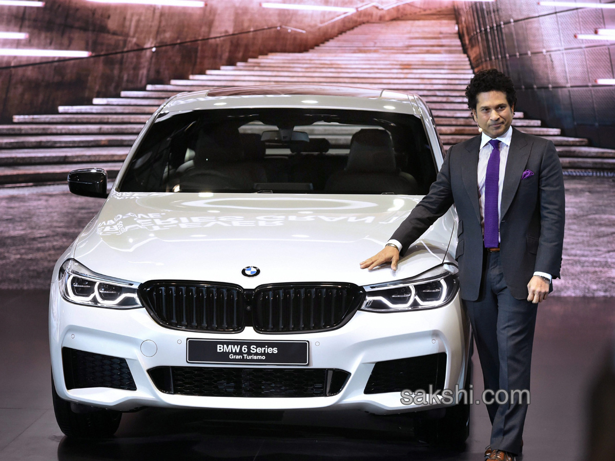 Sachin Tendulkar unveils BMW 6 Series Gran Turismo at Auto Expo 2018  - Sakshi4