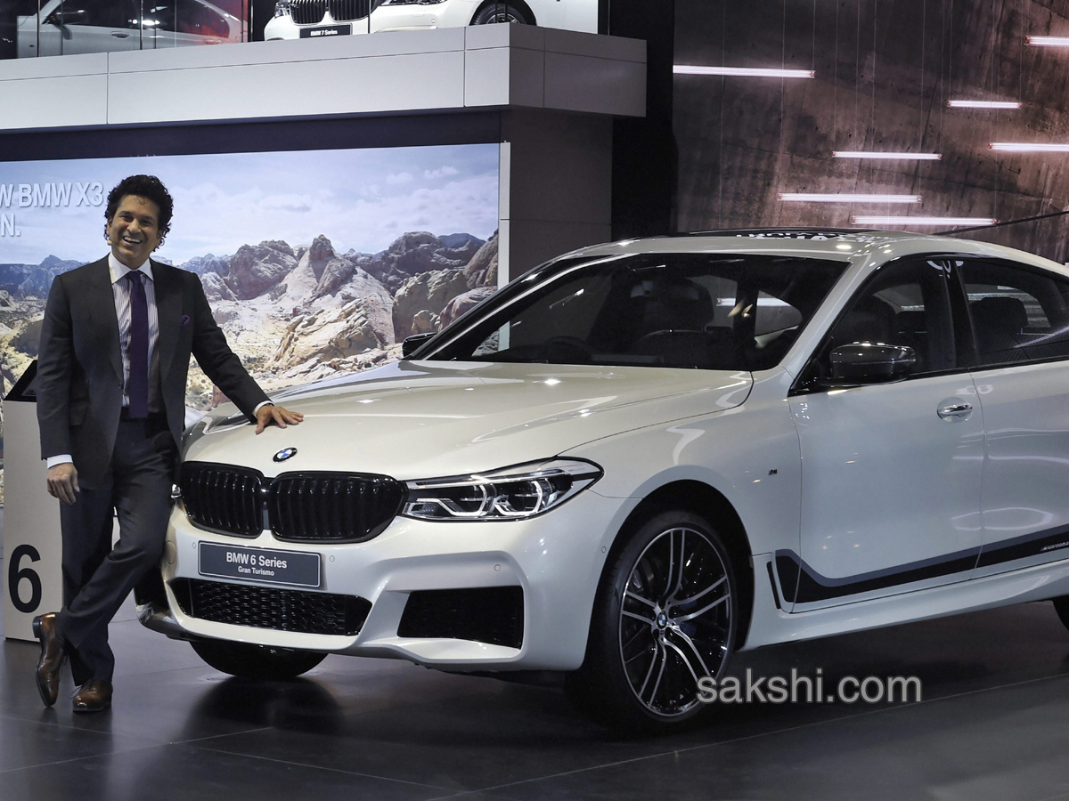 Sachin Tendulkar unveils BMW 6 Series Gran Turismo at Auto Expo 2018  - Sakshi5