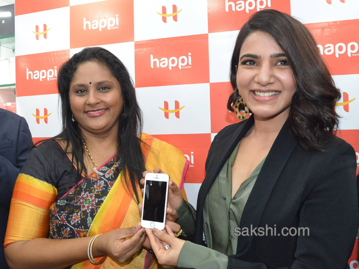 Happi mobile showroom launched by Samantha in anantapur  - Sakshi10