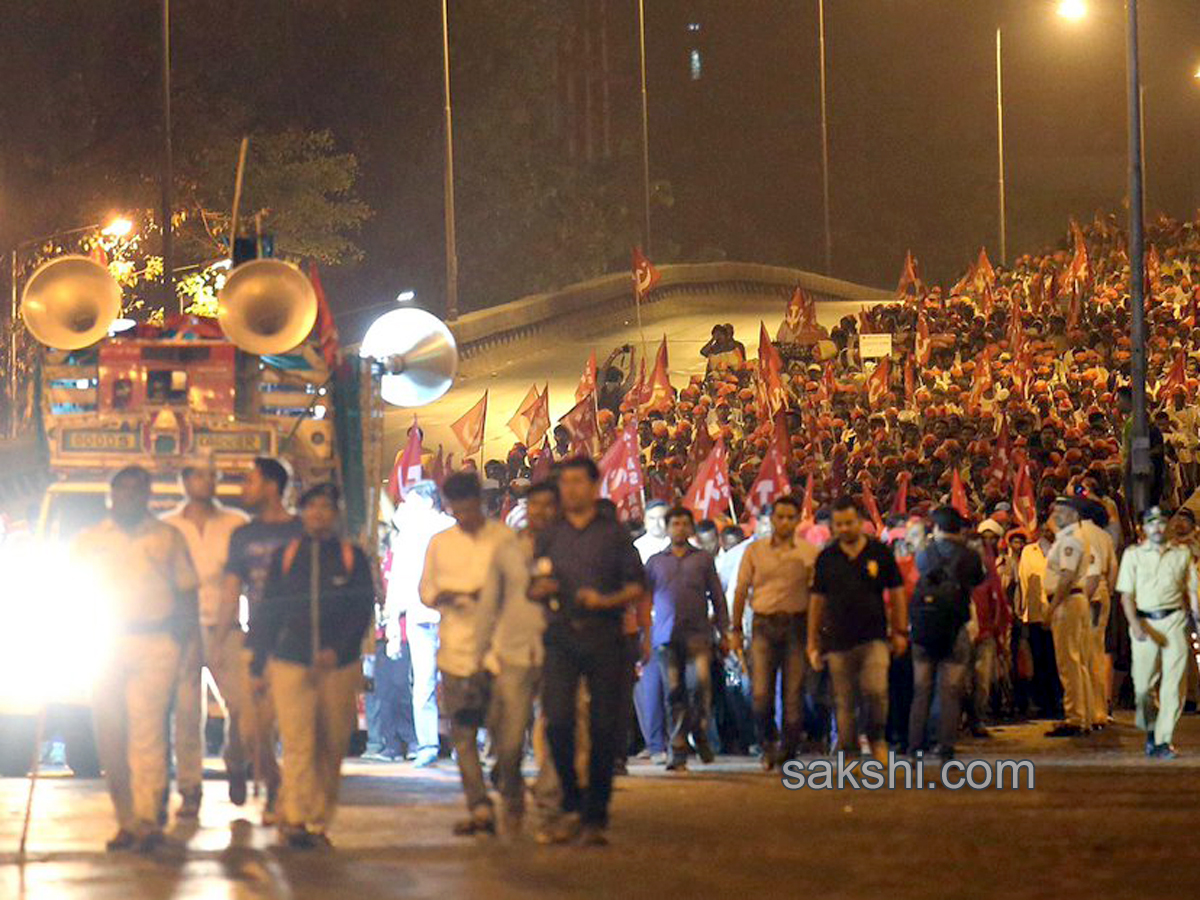 Maharashtra Farmers Protest Rally Reached Mumbai - Sakshi7