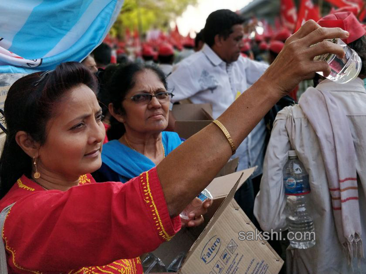 Maharashtra Farmers Protest Rally Reached Mumbai - Sakshi19