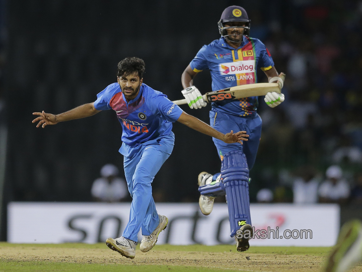 India Beat Sri Lanka by 6 Wickets in Nidahas Trophy - Sakshi12