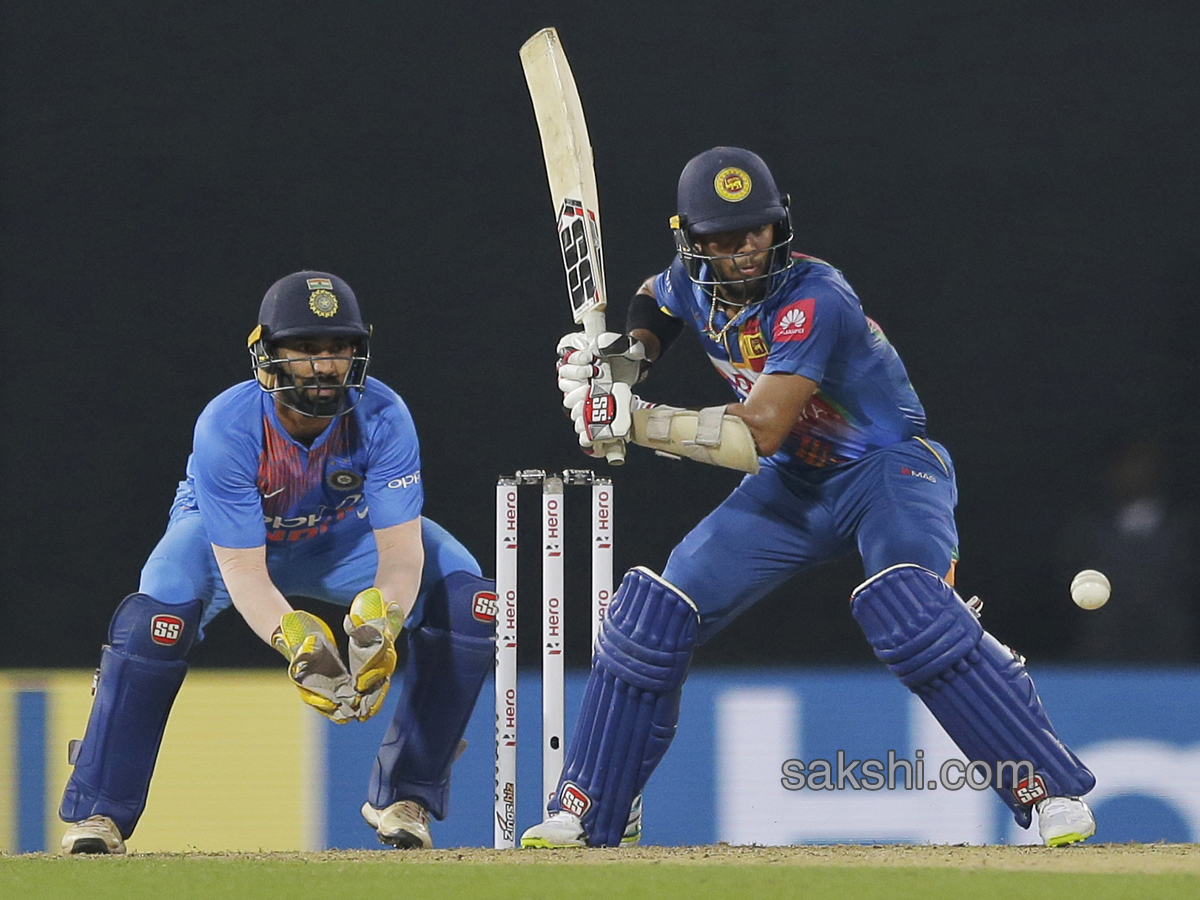 India Beat Sri Lanka by 6 Wickets in Nidahas Trophy - Sakshi21