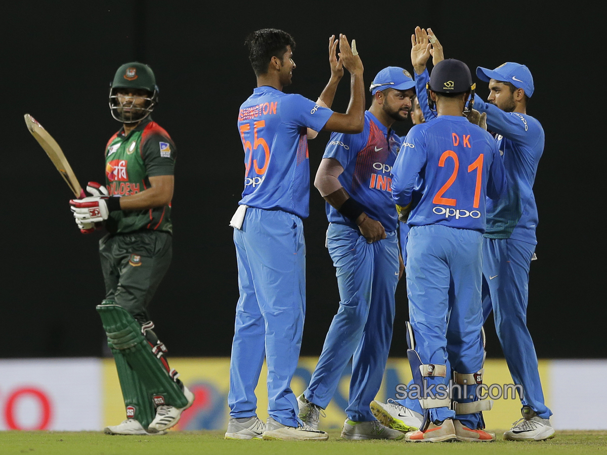 India Beat Bangladesh By 17 Runs to Enter Final - Sakshi10