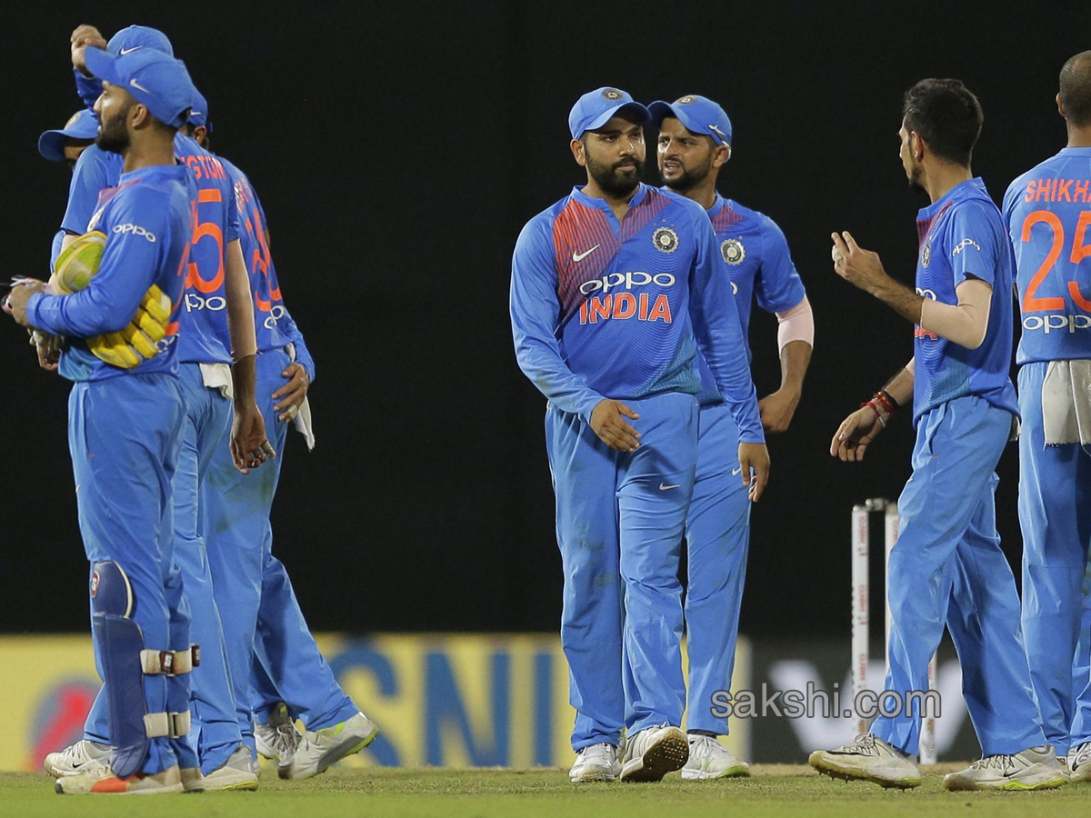 India Beat Bangladesh By 17 Runs to Enter Final - Sakshi2