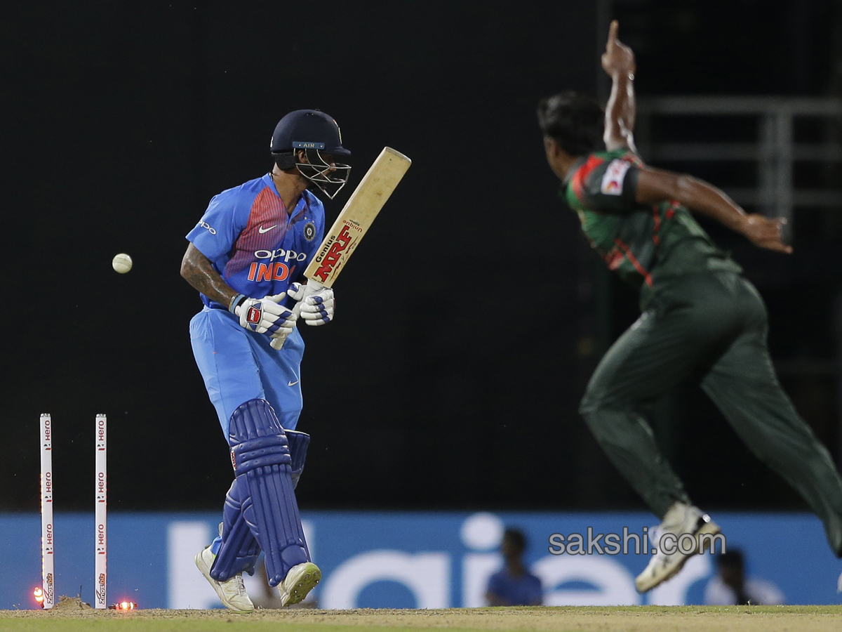 India Beat Bangladesh By 17 Runs to Enter Final - Sakshi22