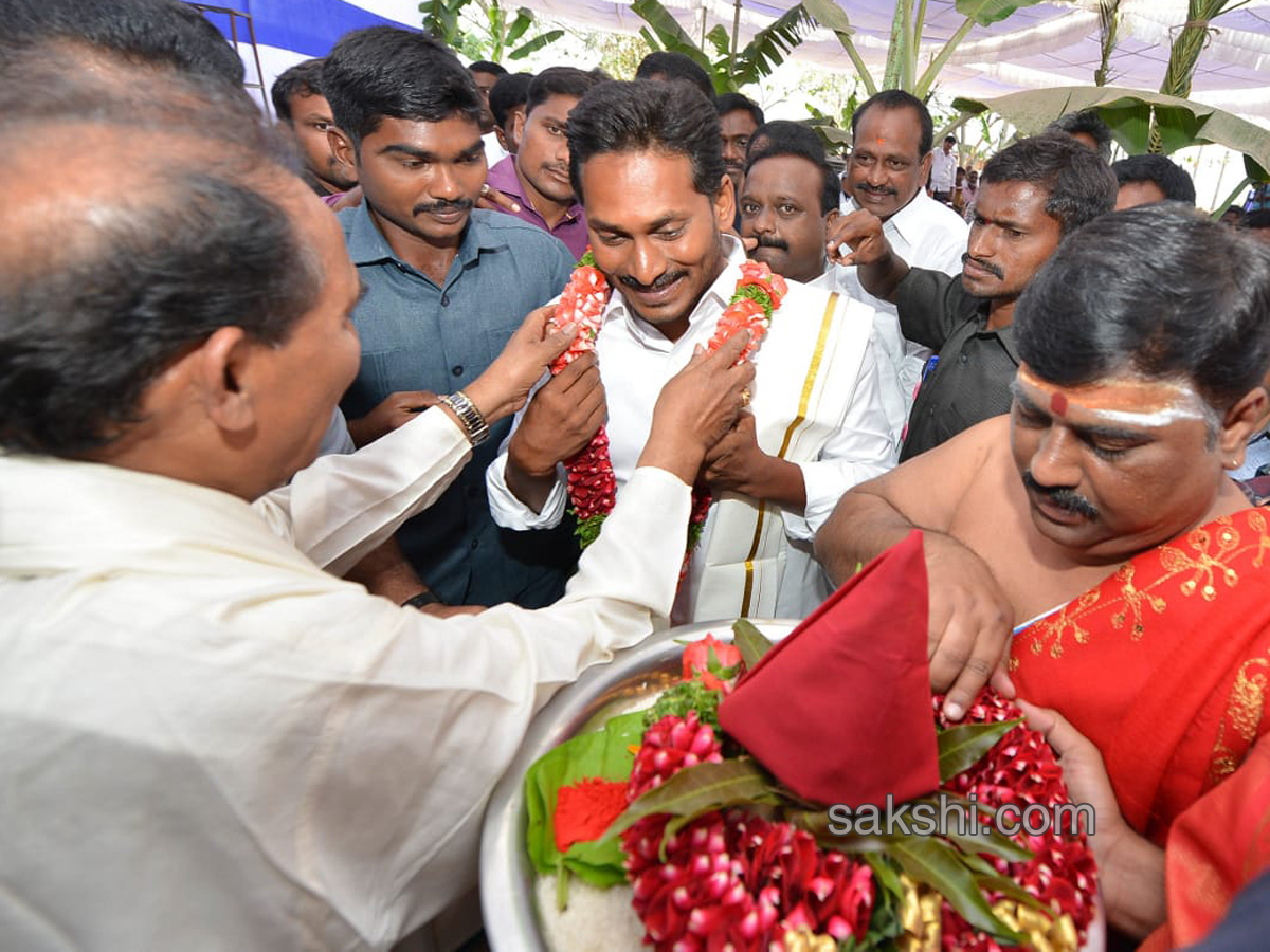 YS Jagan Participates in Ugadi Celebrations - Sakshi10