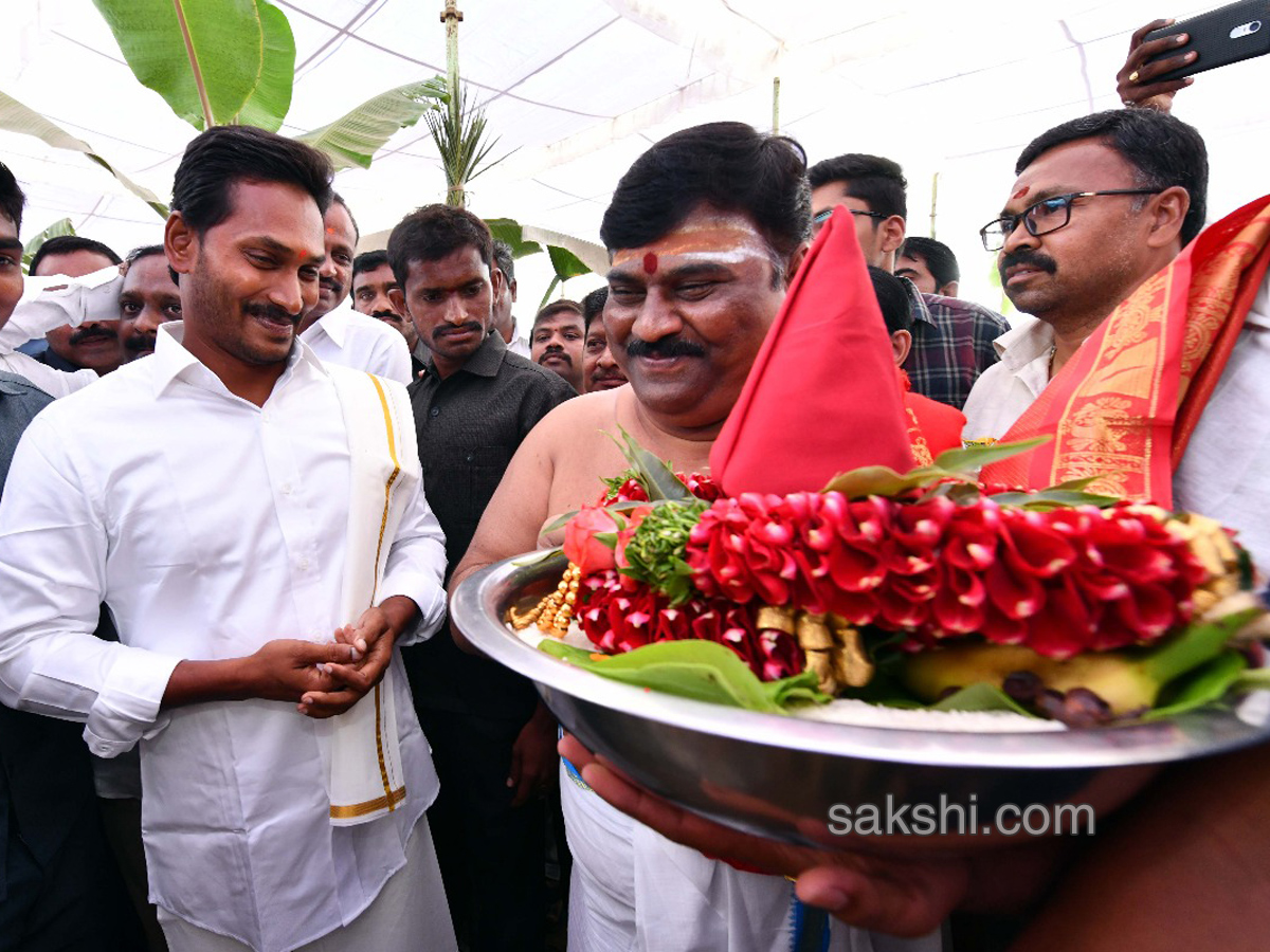 YS Jagan Participates in Ugadi Celebrations - Sakshi16