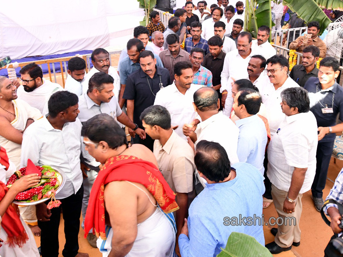 YS Jagan Participates in Ugadi Celebrations - Sakshi19