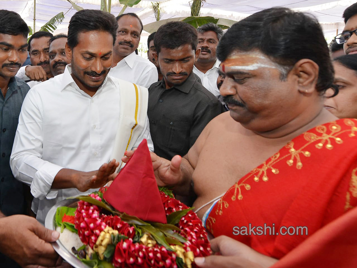 YS Jagan Participates in Ugadi Celebrations - Sakshi6