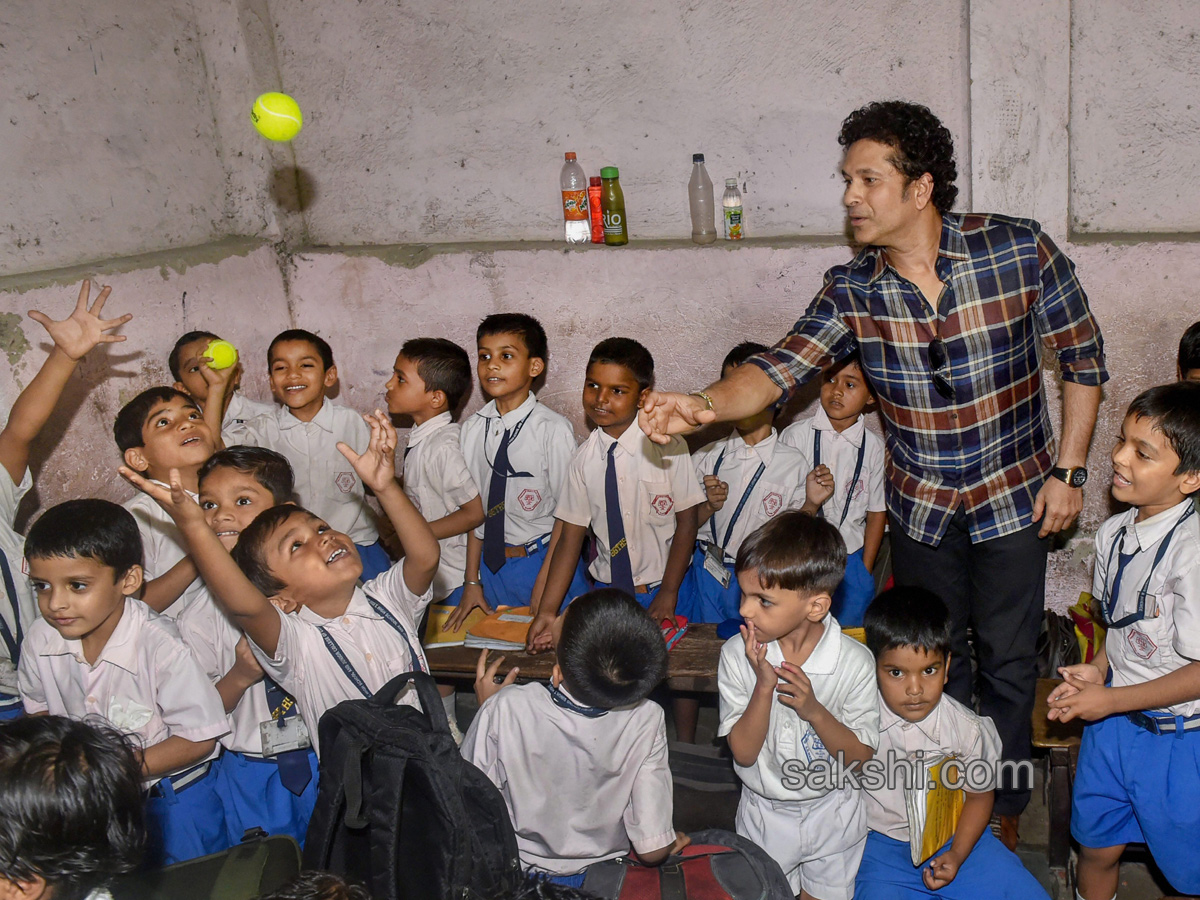 Sachin Tendulkar interacts with students  - Sakshi6