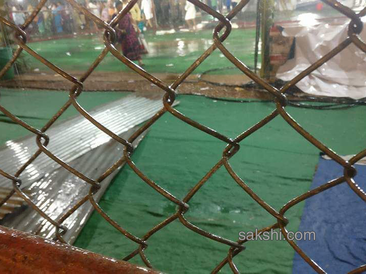 Heavy Rain At Vontimitta Temple - Sakshi5