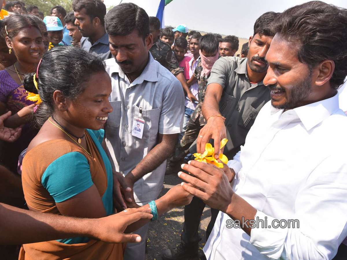 Prajasankalpayatra in prakasam - Sakshi2