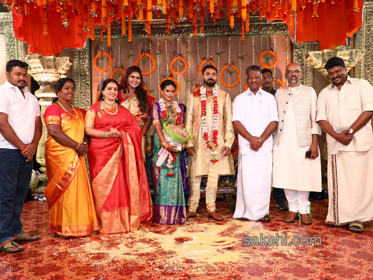 Actor Parthiepans daughter Keerthana weds editor Sreekar Prasads son Akshay Akkineni - Sakshi7