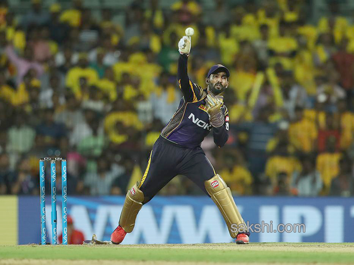 chennai super kings beat kkr-5 wickets  - Sakshi17