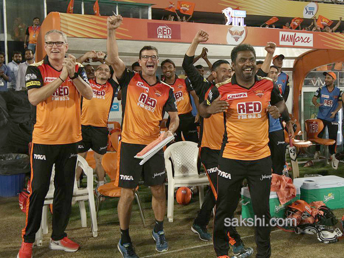 Sunrisers survive collapse escape with last-ball win - Sakshi1