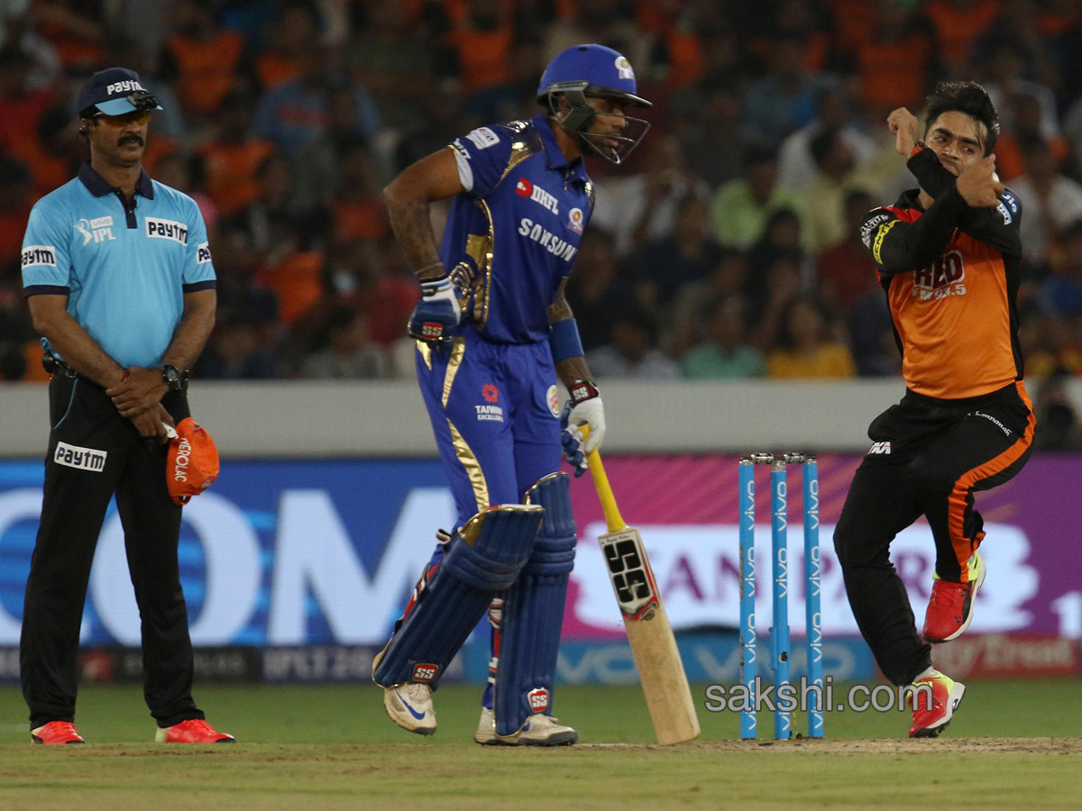 Sunrisers survive collapse escape with last-ball win - Sakshi16