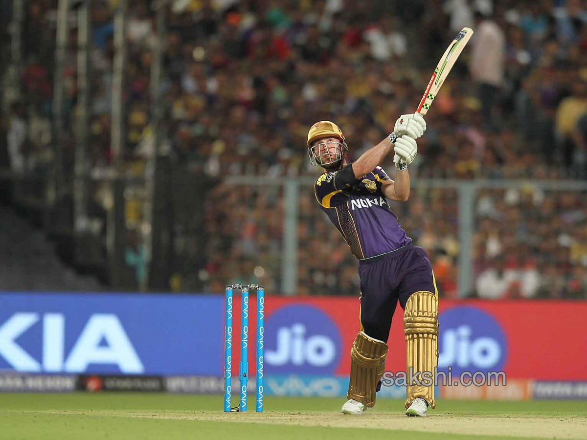 SRH beat KKR by five wickets to go top - Sakshi13