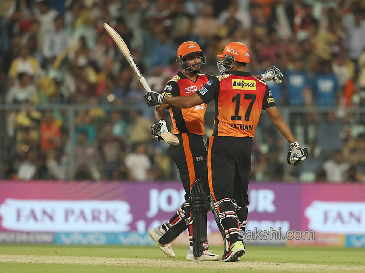 SRH beat KKR by five wickets to go top - Sakshi2