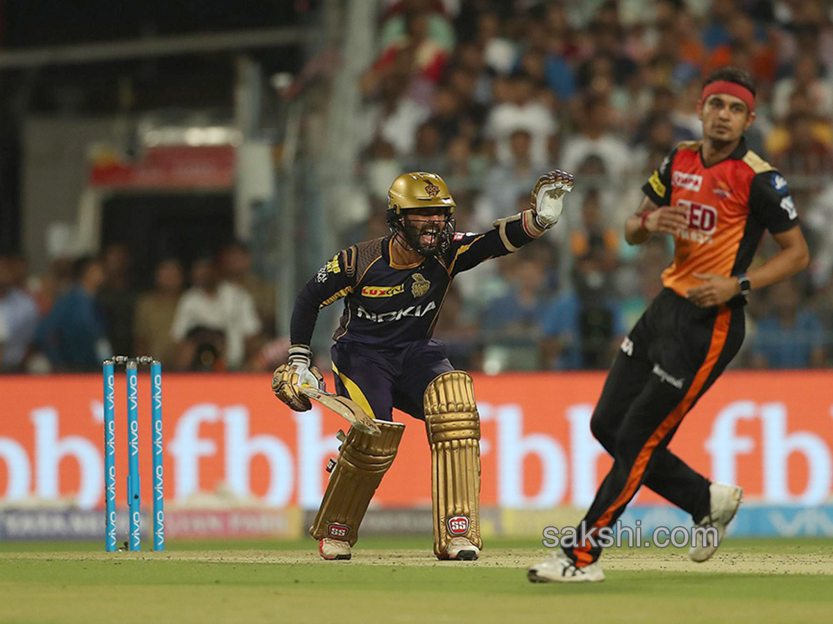 SRH beat KKR by five wickets to go top - Sakshi8