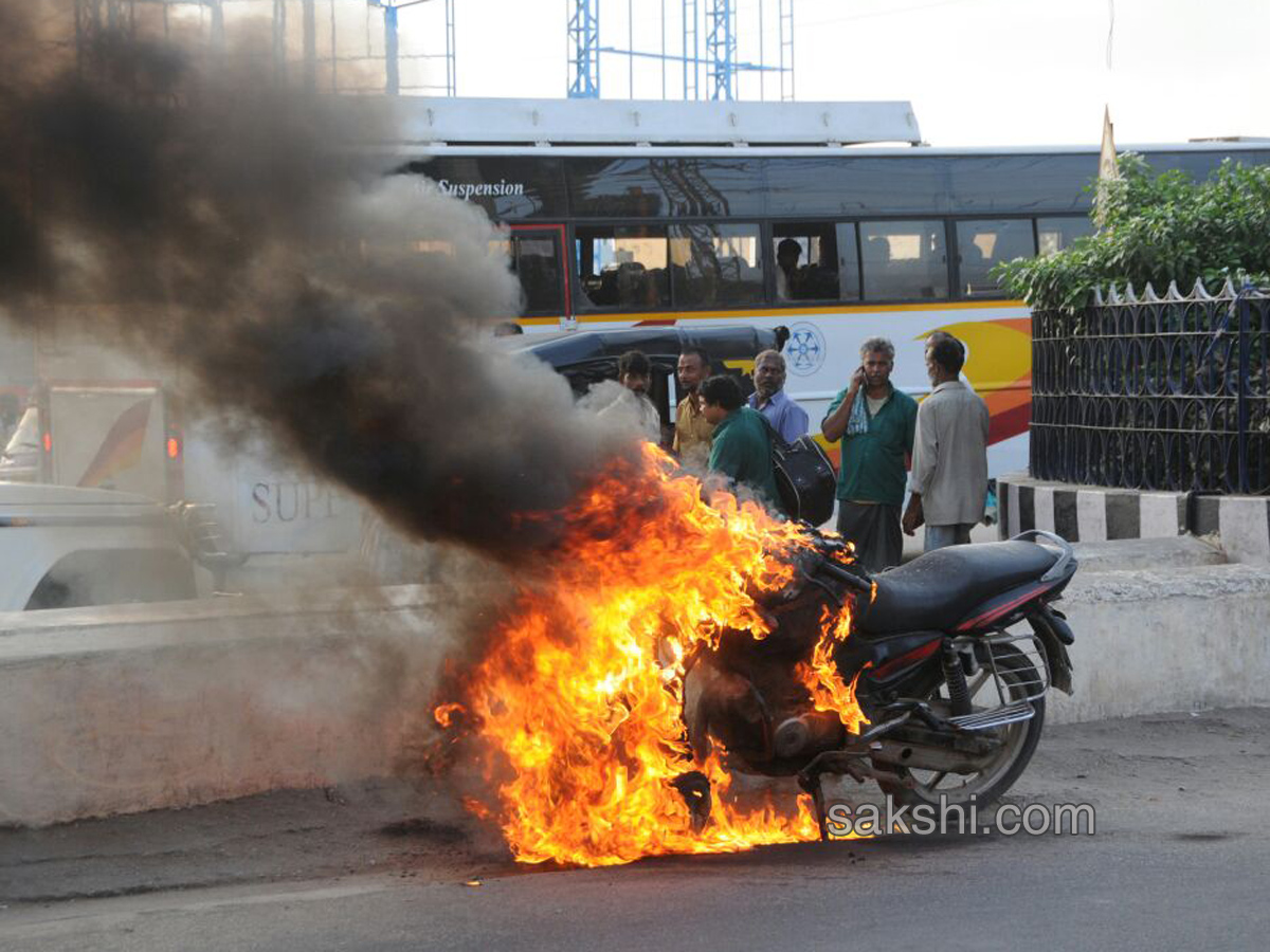 Andhra pradesh bandh in AP Special Status  - Sakshi31