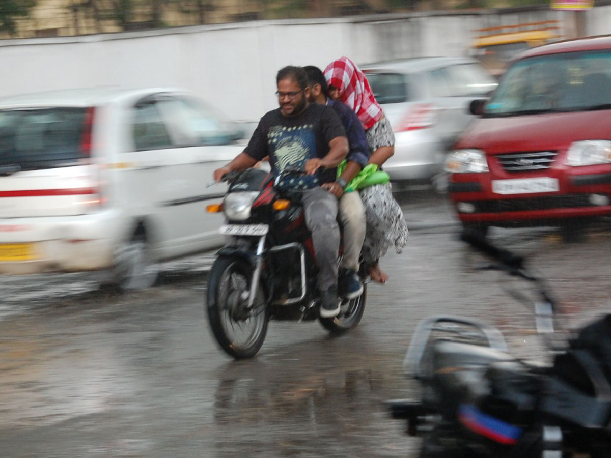 Hyderabad cools down as hailstorm rain - Sakshi9