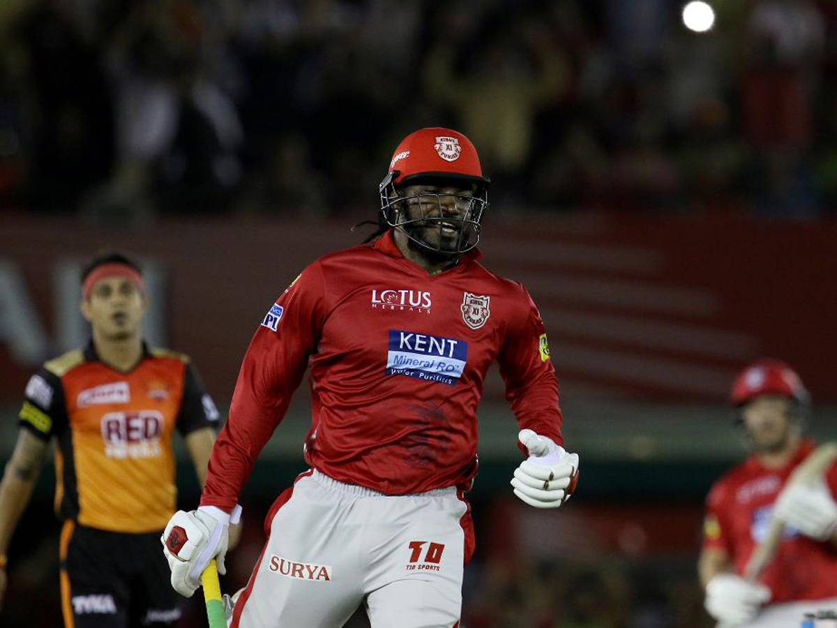 Kings XI Punjab beat Sunrisers Hyderabad by 15 runs - Sakshi17