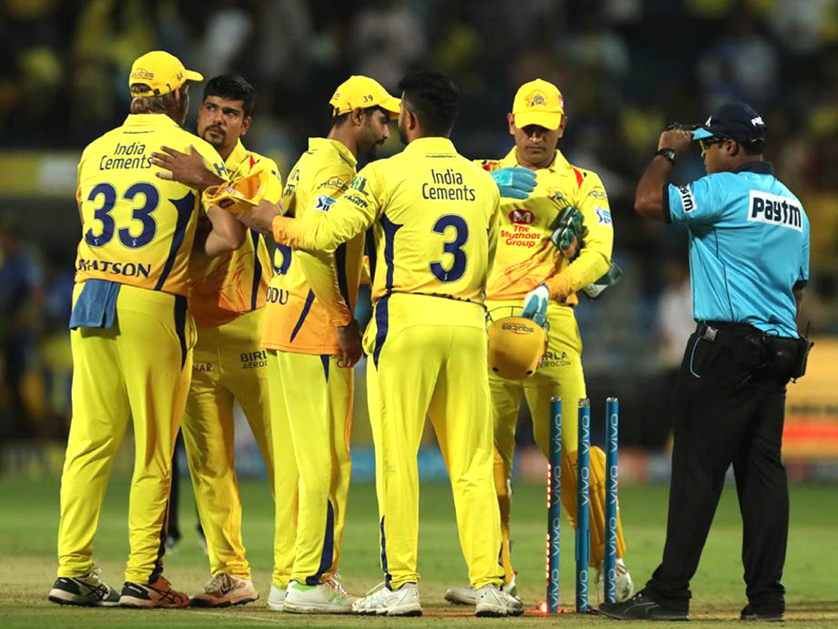 Chennai Super Kings beat Rajasthan Royals by 64 Runs - Sakshi1