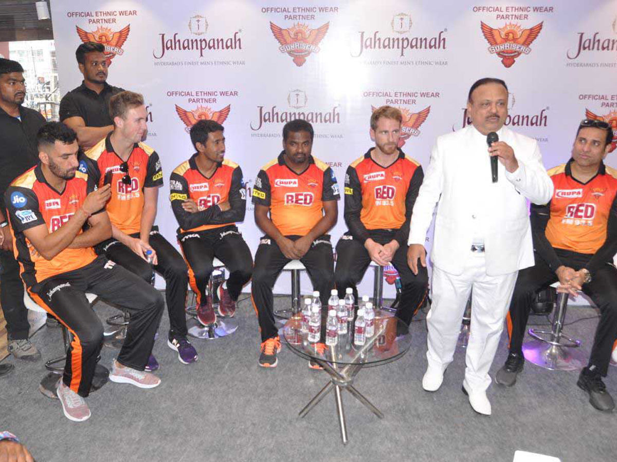 Sunrisers Team Inaugurate clothing store in Hyderabad - Sakshi7