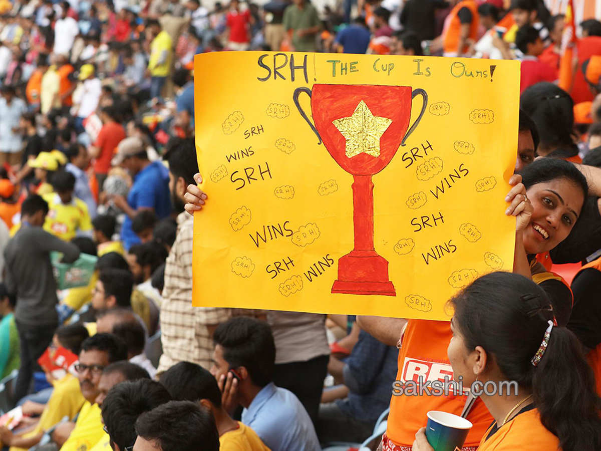 Chennai Super Kings survive late scare, win by four runs - Sakshi12