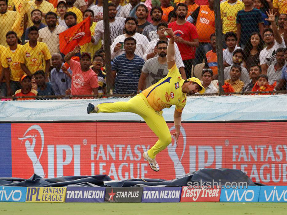 Chennai Super Kings survive late scare, win by four runs - Sakshi15