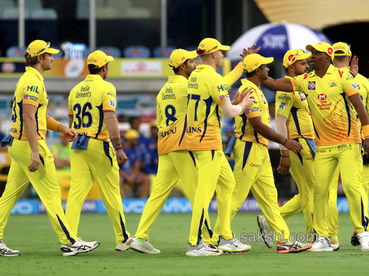 Chennai Super Kings survive late scare, win by four runs - Sakshi1