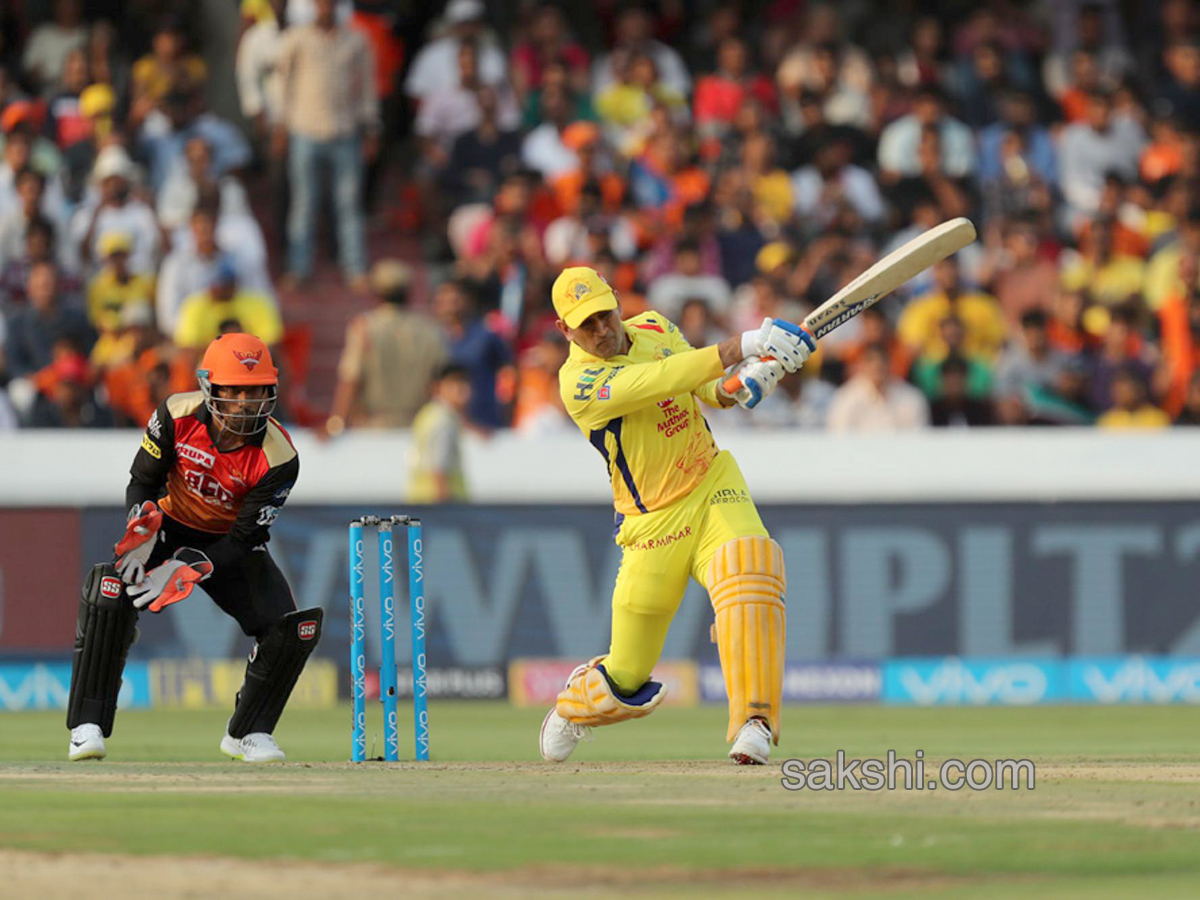 Chennai Super Kings survive late scare, win by four runs - Sakshi7