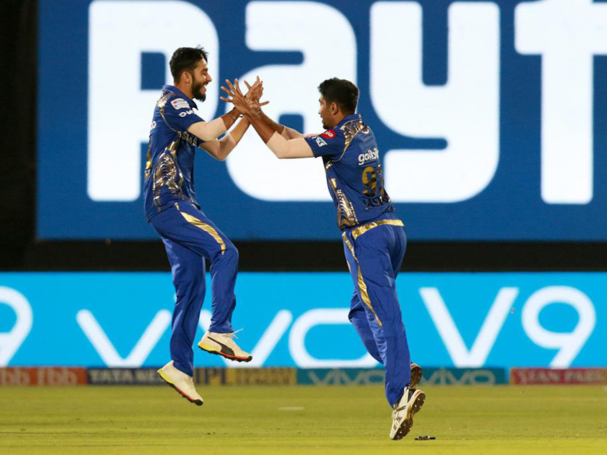 Rajasthan Royals beat Mumbai Indians by 3 wickets - Sakshi10